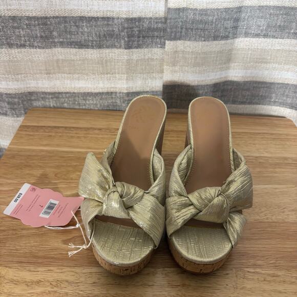 Sam & Libby Gold Metallic Wedges Size 7 - Picture 3 of 8